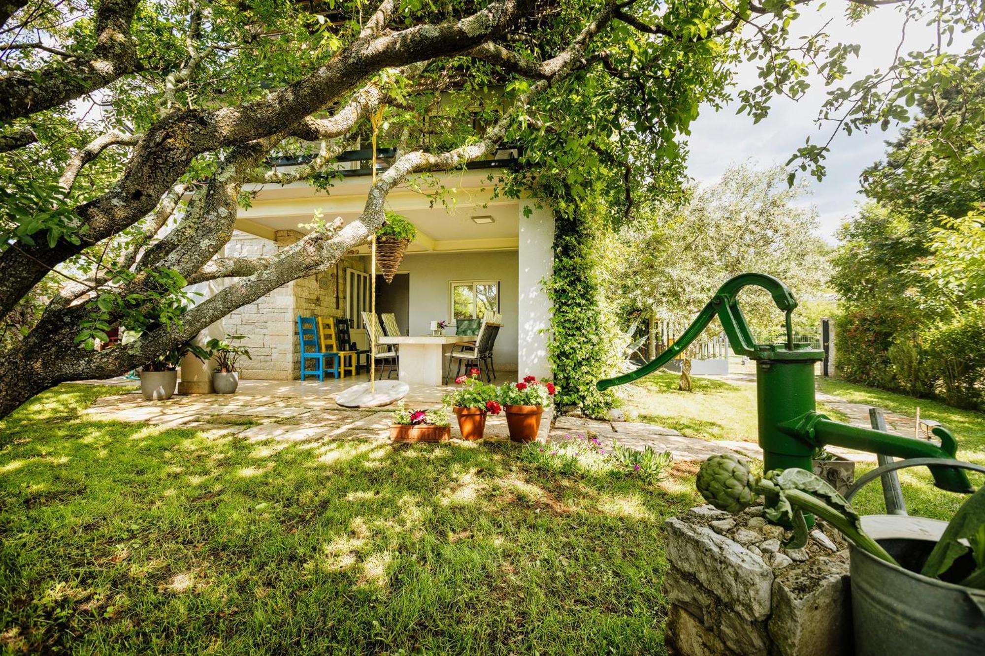 Peroj's Green Oasis - Holiday home Buitenkant foto